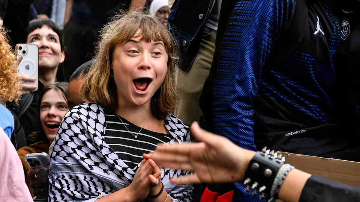 Mit Palästinensertuch - Greta kapert Schüler-Proteste in Paris