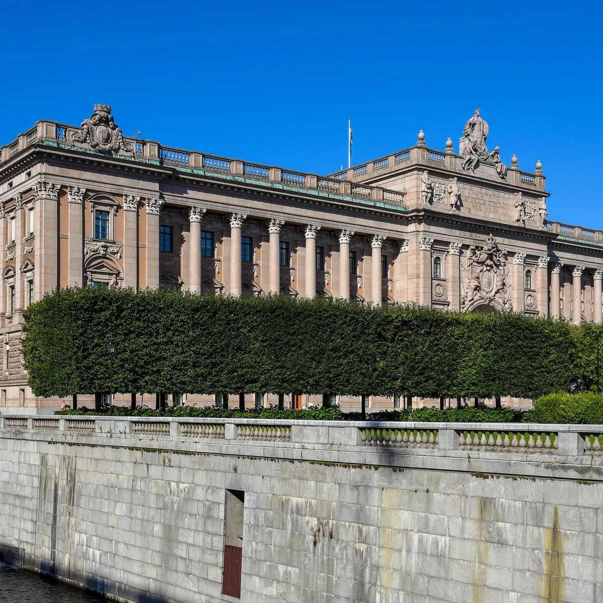 Parlamentswahl - Nachwahlbefragung: Linke Opposition liegt bei Wahl in Schweden vorn