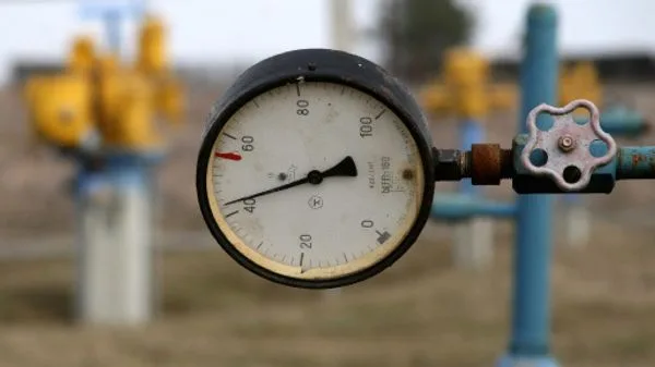 Цены на газ в Европе опустились до 734 долларов