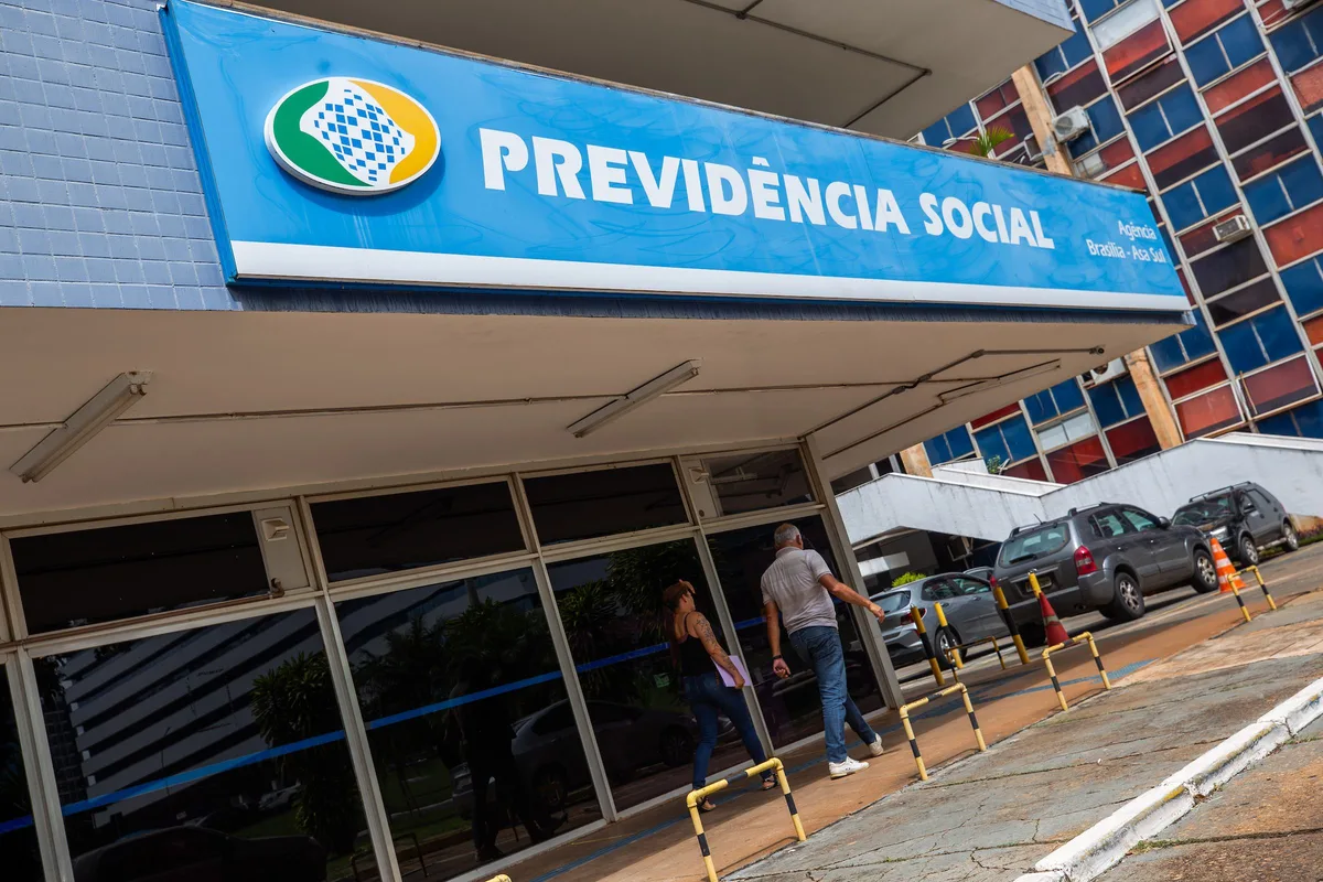 Governo reduz em R$ 5 bilhões projeção de gastos da Previdência para 2027