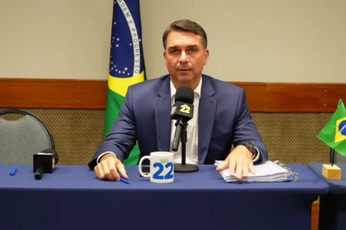 Flávio defende pena mínima de oito anos para roubo de celulares