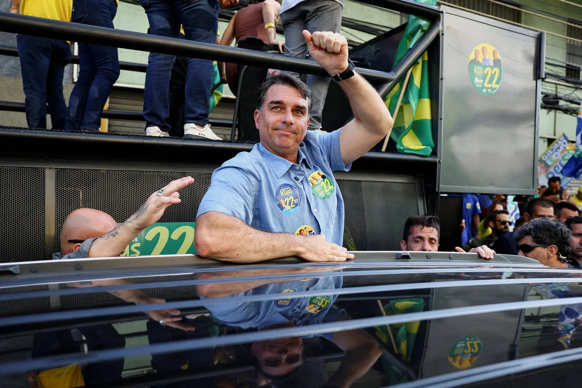 Datafolha: Flávio tem apoio parcial na direita em segundo turno contra Lula