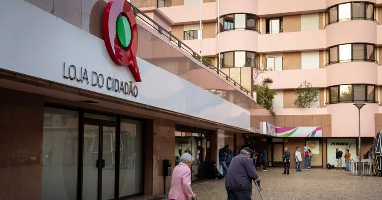 Lojas de Cidadão chegam a 13 universidades