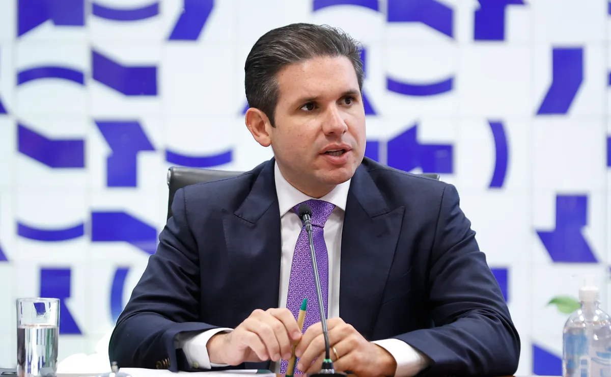 Hugo Motta articula votação de pautas prioritárias do governo Lula para conter inflação