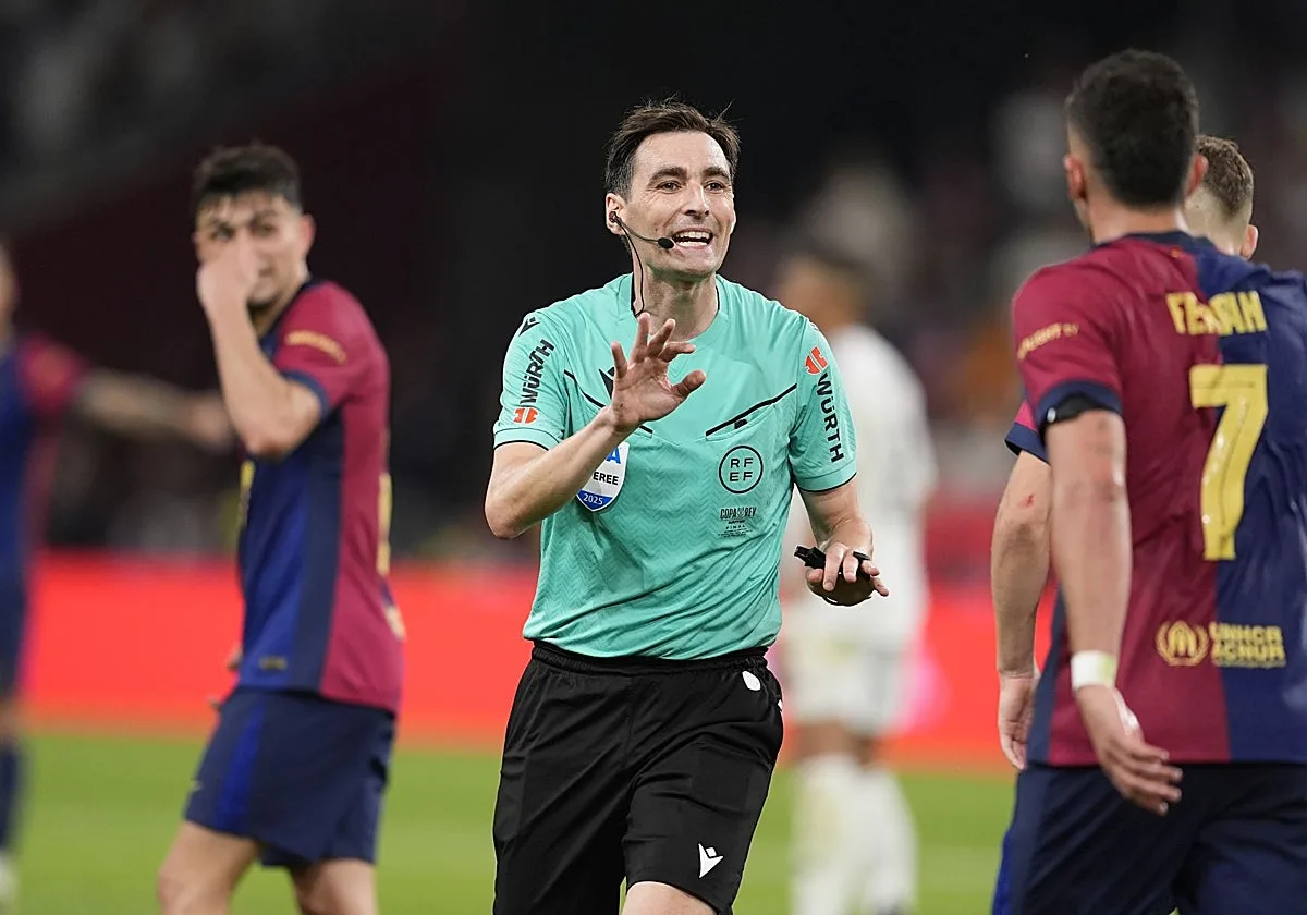 De Burgos Bengoextea, árbitro designado para el Levante - Betis