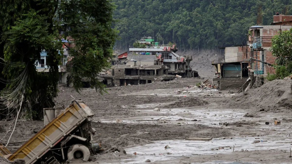 Sturzflut in Nepal und Tibet: Zahl der Toten in Nepal steigt auf mindestens 157