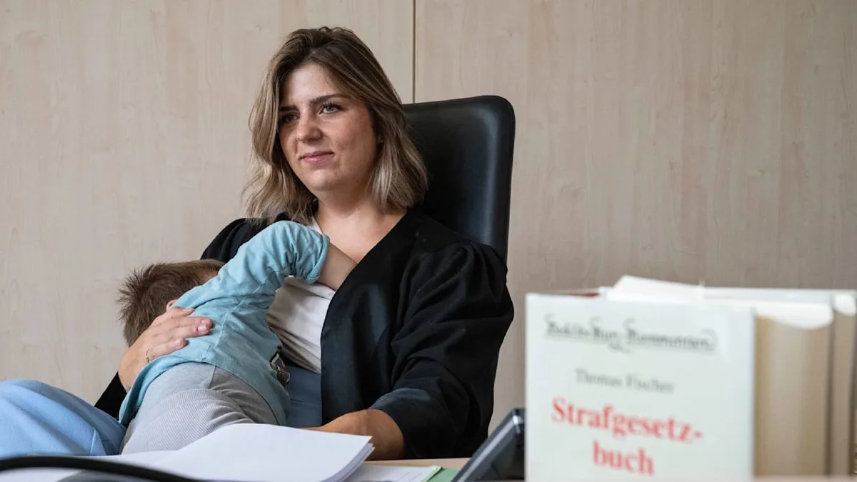 Anwältin stillte Sohn mitten im Prozess - Jeder bei Gericht kennt meine Brüste