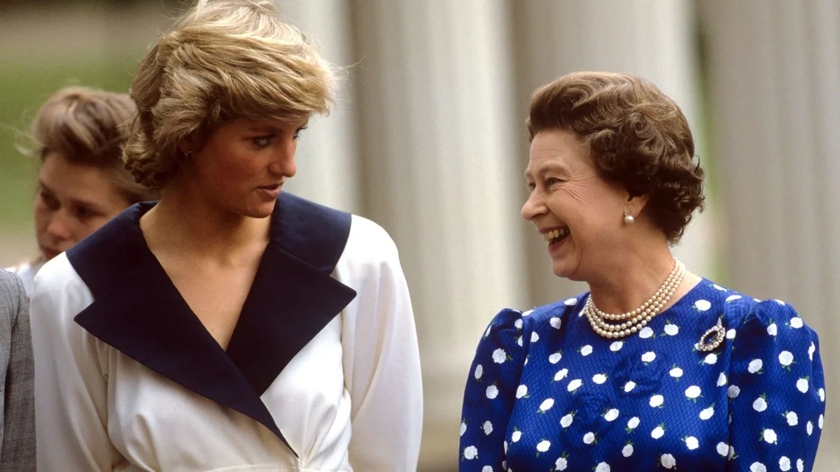 De la vejación de Isabel II a Lady Di a la "falta de atención" de la familia hacia Harry tras morir Diana: nuevos detalles del libro