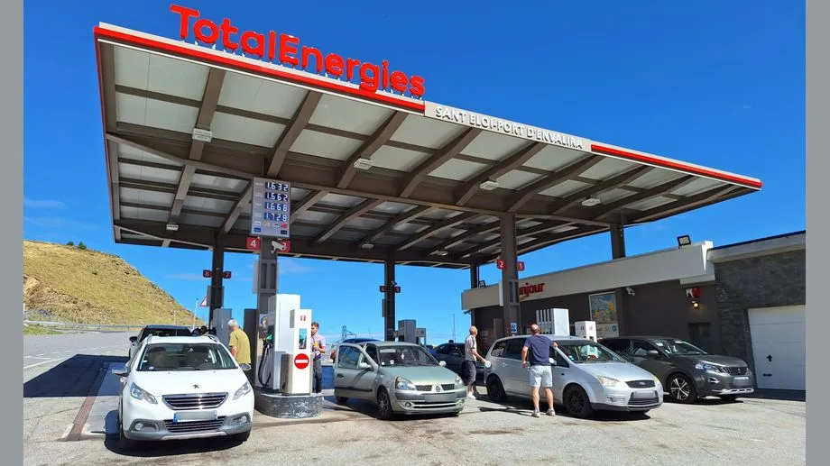 Les pompes à essence d'Andorre prises d'assaut avec la hausse des prix des carburants