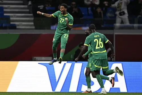 Villa sign Senegal winger Mbaye from PSG
