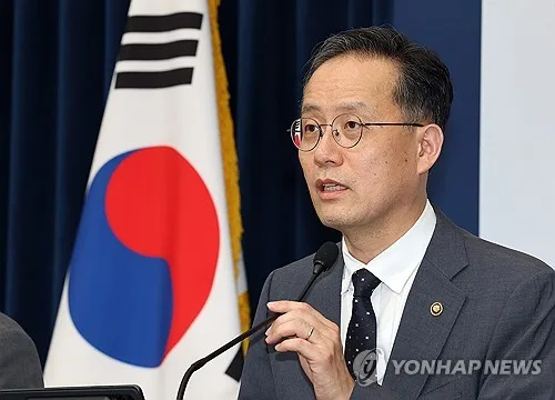 새 경제사령탑 이형일의 과제…잠재성장률·민생·부동산