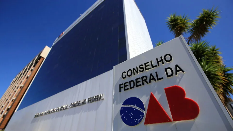 OAB cobra investigação “rigorosa” sobre relação de Vorcaro e Moraes