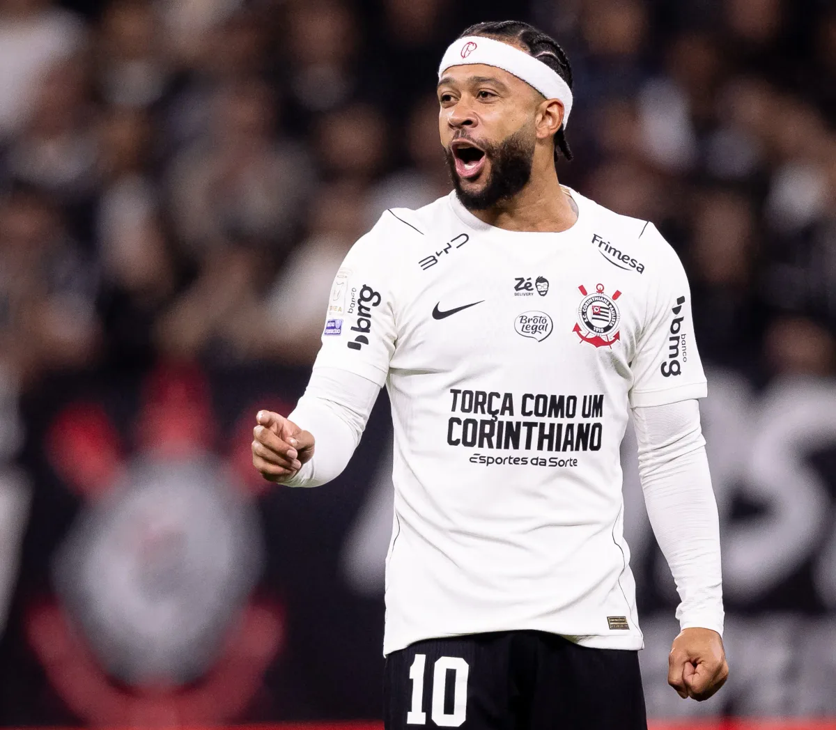 Corinthians reabre negociações para renovar com Memphis; veja detalhes