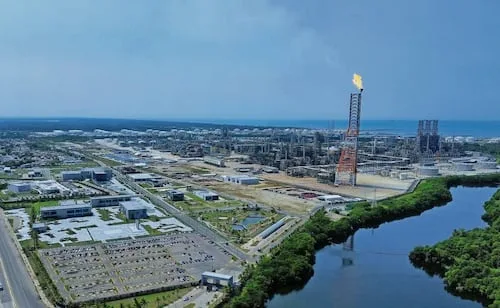 Dos Bocas cuesta el triple y opera a 41% de capacidad; variación se debe a mantenimiento e incidentes: Pemex