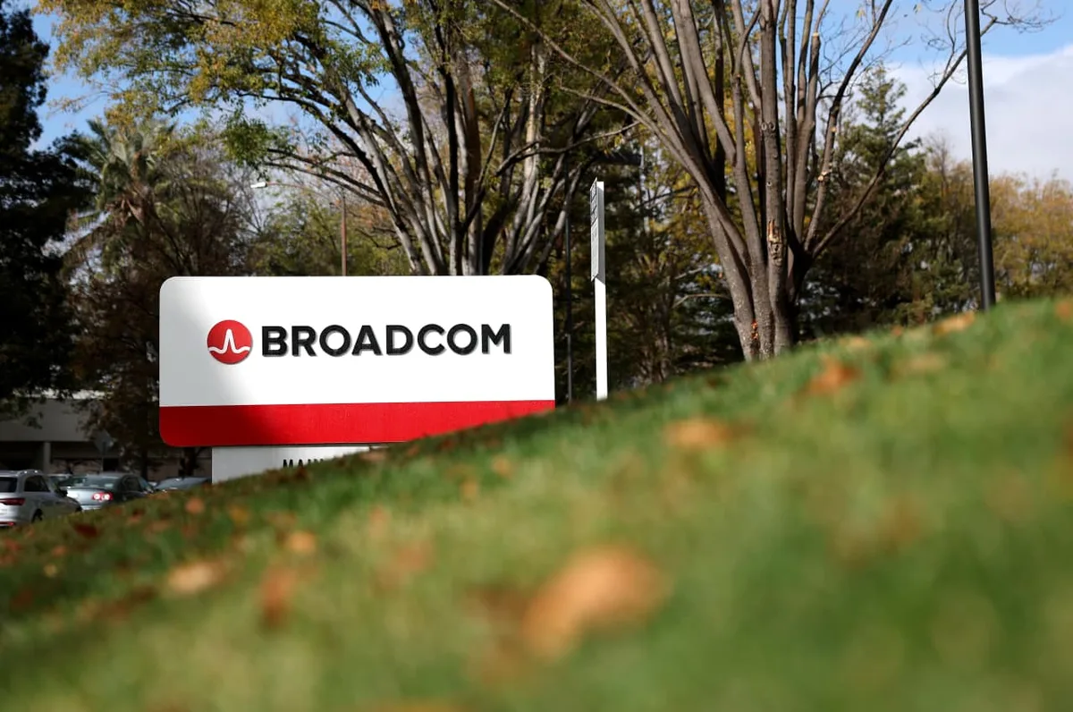 As Broadcom’s stock falls, Wall Street focuses on the company’s forecast