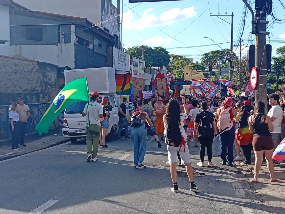 Apoiadores fazem ato a favor de Lula em Sorocaba