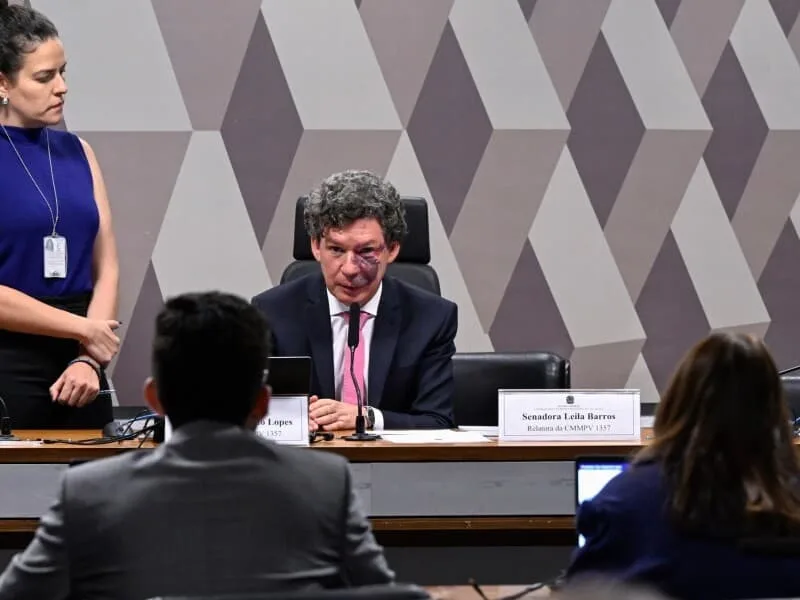 Comissão mista adia leitura de parecer sobre fim da taxa das blusinhas
