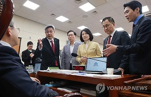 국힘 과방위원들, 'KBS 외압 의혹' 한준호 국감 제척안 제출
