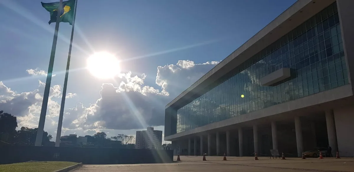 Candidatos ao governo do Paraná viajam a cidades do estado para agendas de campanha