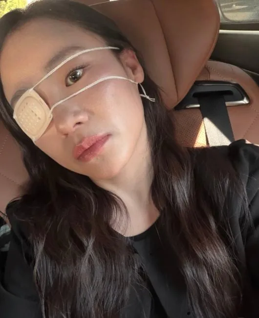'17kg 감량' 조현아, 안대 착용으로 무대 등장 "두 눈으로 만나요"