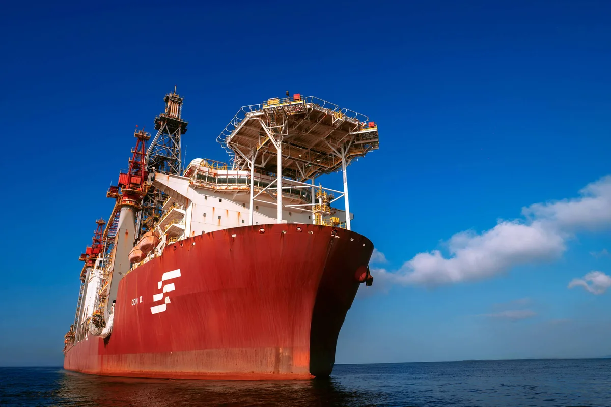 Brasil descobre mais petróleo e torra o dinheiro como se não houvesse amanhã