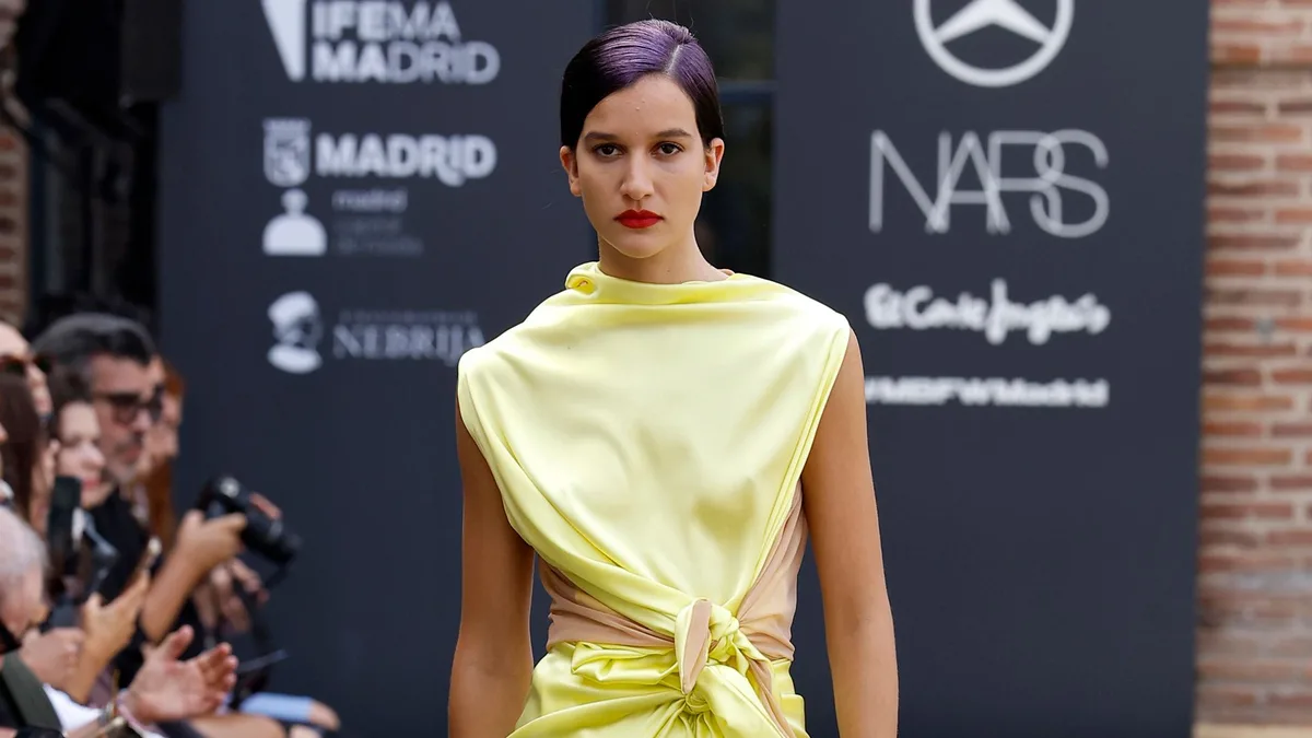 Después de vestir a Zendaya, Ernesto Naranjo revalida su éxito en Madrid: "Es muy fácil irse a Asia a producir barato, pero el consumidor quiere otra cosa"