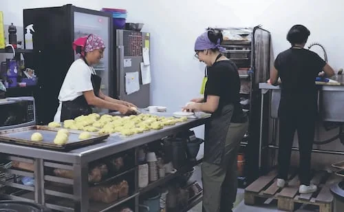 Las Panas, una panadería y red de apoyo, es víctima de la gentrificación