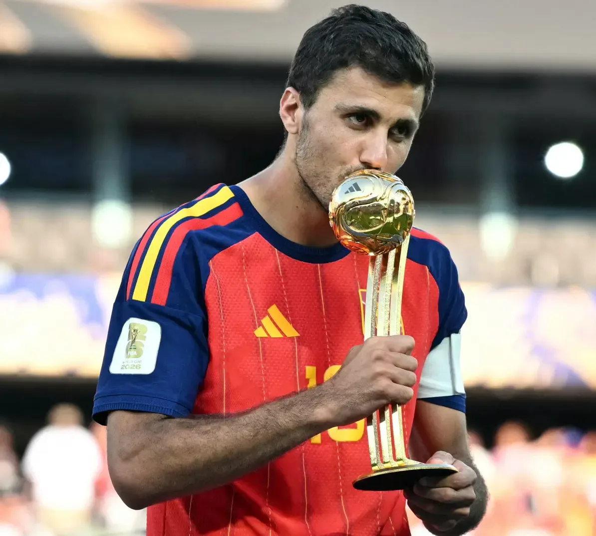 Rodri chega a Barcelona para realizar um “sonho”