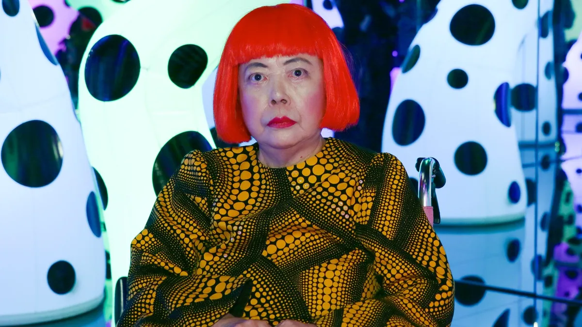 Muere Yayoi Kusama a los 97 años, la artista que convirtió sus alucinaciones en un universo infinito