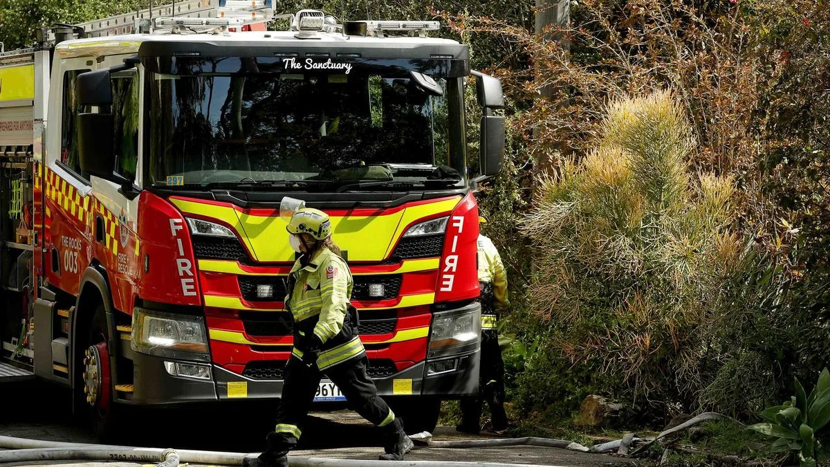 Swansea, NSW: Mace Jefferson, 16, ran into burning house to save 5yo, now the community’s rallying behind him