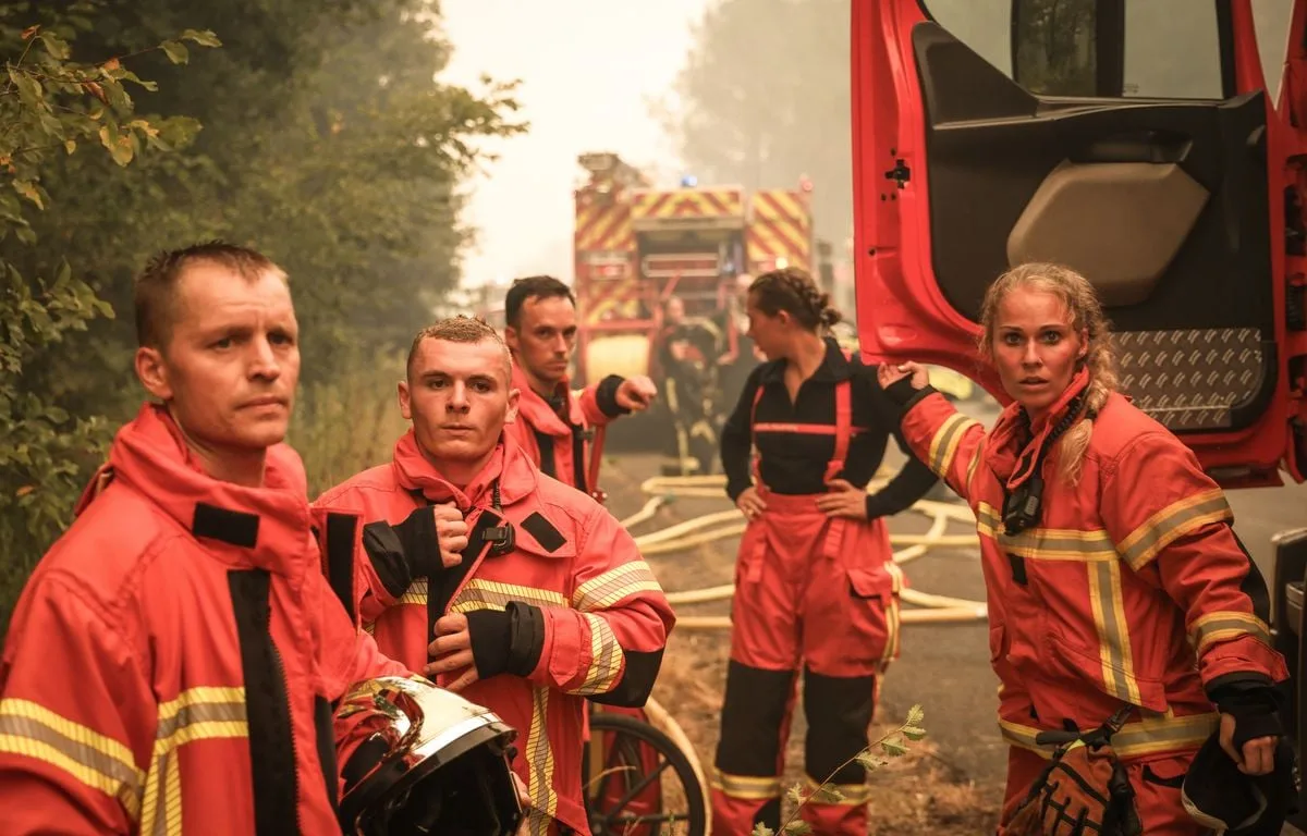 En images : Les pompiers, ces héros… Retour sur les terribles incendies de l’été et le combat des soldats du feu
