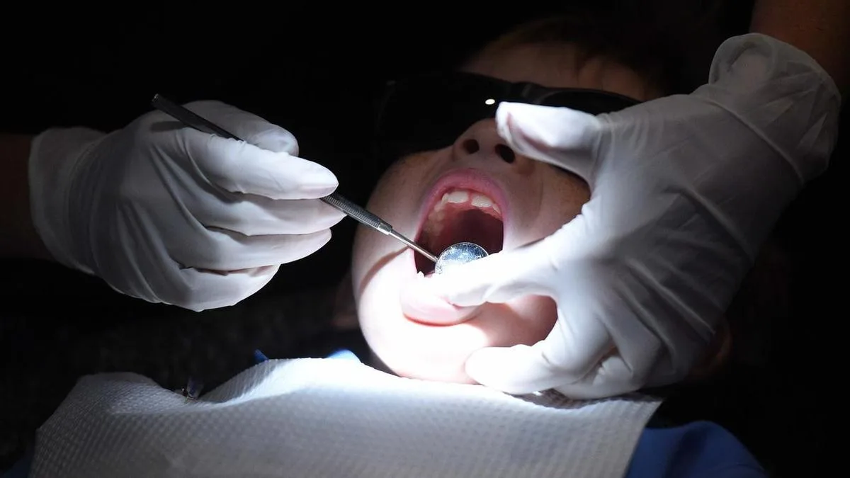 Labor puts the bite on rivals with free dental pitch