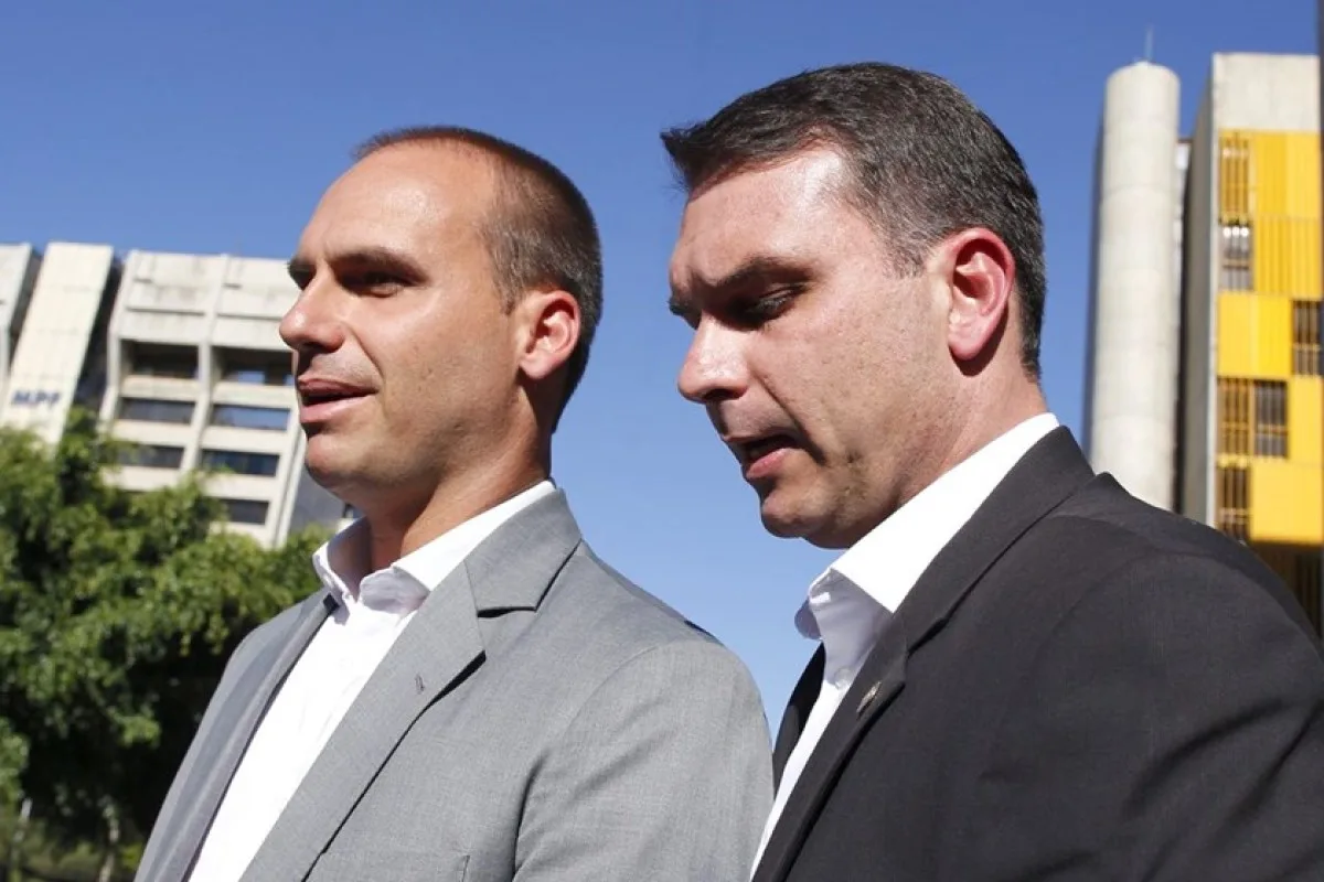 Após novo ataque a Michelle, Flávio Bolsonaro quer conversa com Eduardo