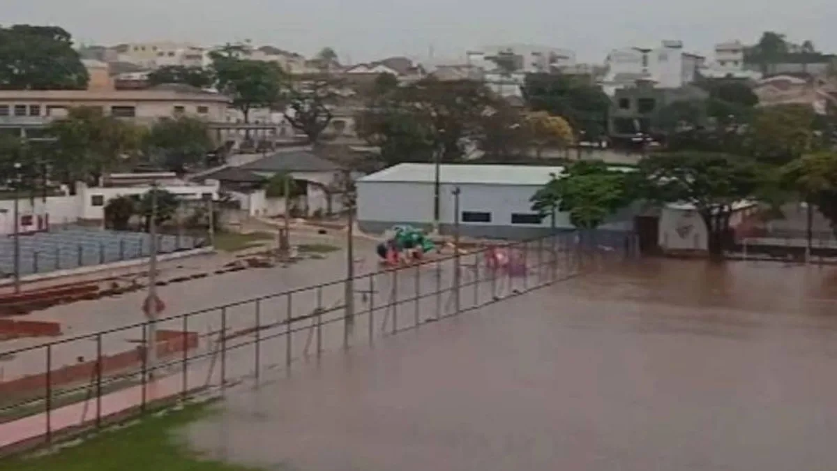 Temporal com granizo danifica mais de 300 casas no interior de SP