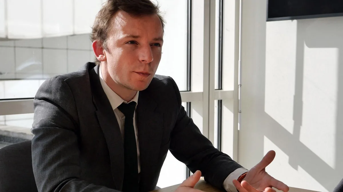« Radio France comme un paillasson » : colère après l’arrivée d’un chroniqueur de Valeurs Actuelles