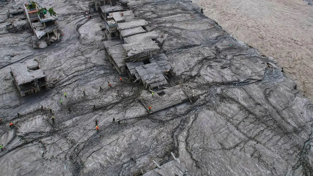 Katastrophe im Himalaya: Nach Flut: In China werden Deutsche vermisst - Neue Warnung