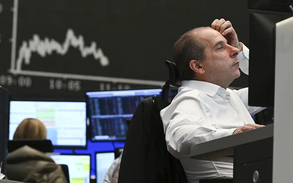 PSI cai com Europa dividida e inflação dos EUA acima do esperado