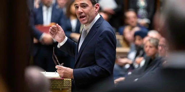 Royaume-Uni : Andy Burnham, dans son premier discours au Parlement comme chef du gouvernement, promet un contrôle accru de l’Etat sur les services essentiels
