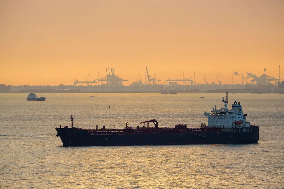 Oil prices edge higher on uncertainty over exports through Hormuz