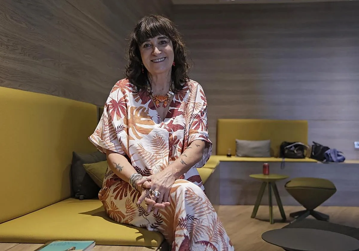 Rosa Montero: «Si se presentara de candidato Carlos Cuerpo a lo mejor la izquierda podría ganar las elecciones»