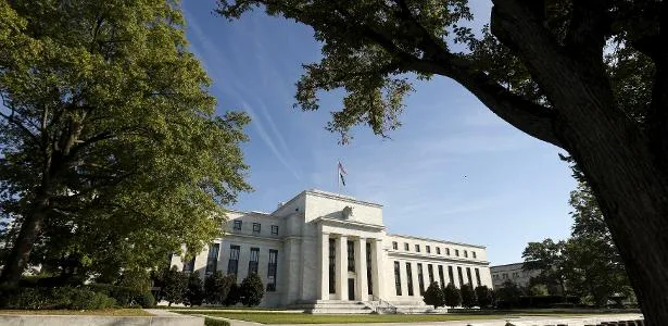 Banco Central dos EUA admite elevar juros se a inflação não cair