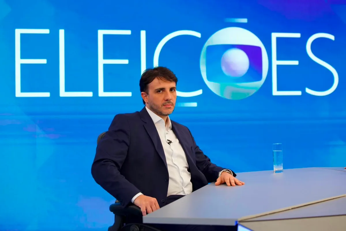 Renan Santos, candidato do Missão a presidente, concede entrevista à Globo