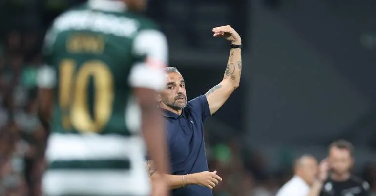 "Suárez? Adeptos têm de olhar para o rendimento em campo"
