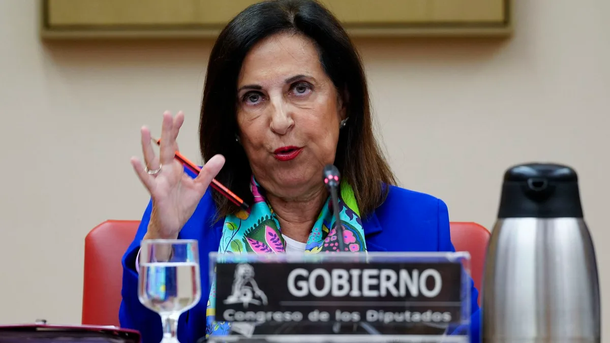 Robles dice que el CNI compartió su información en Ceuta y que el control de fronteras compete a Interior