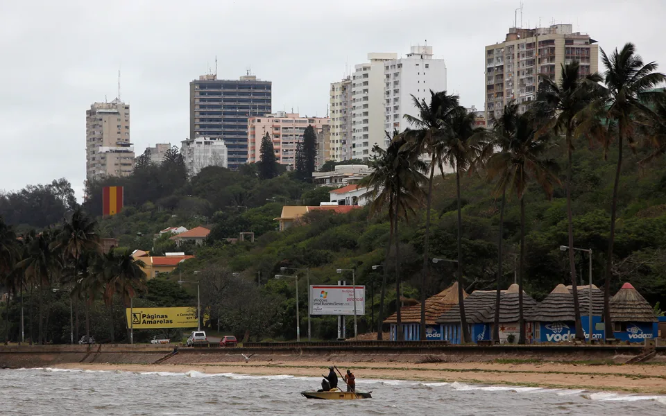 Moçambique moderniza licenciamento de operadores aéreos particulares com regras digitais