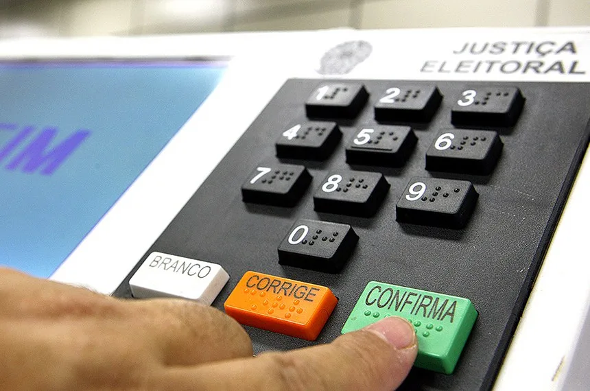 Senado no PR: Deltan, Gleisi e Curi na disputa por duas vagas, segundo pesquisa