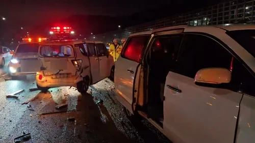 부산 강서구 남해고속도로서 차량 7중 추돌…4명 부상