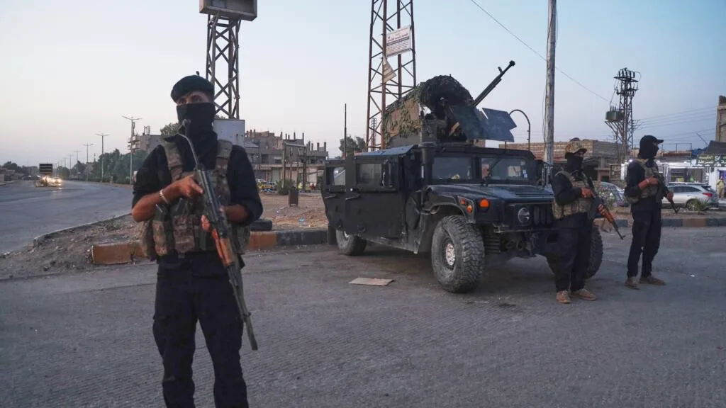 "La situation était devenue intenable" : pourquoi les FDS ont accepté leur dissolution en Syrie