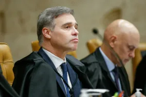 Cabe ao Plenário do STF decidir se Alexandre deve ser investigado no caso Master, sugere Mendonça