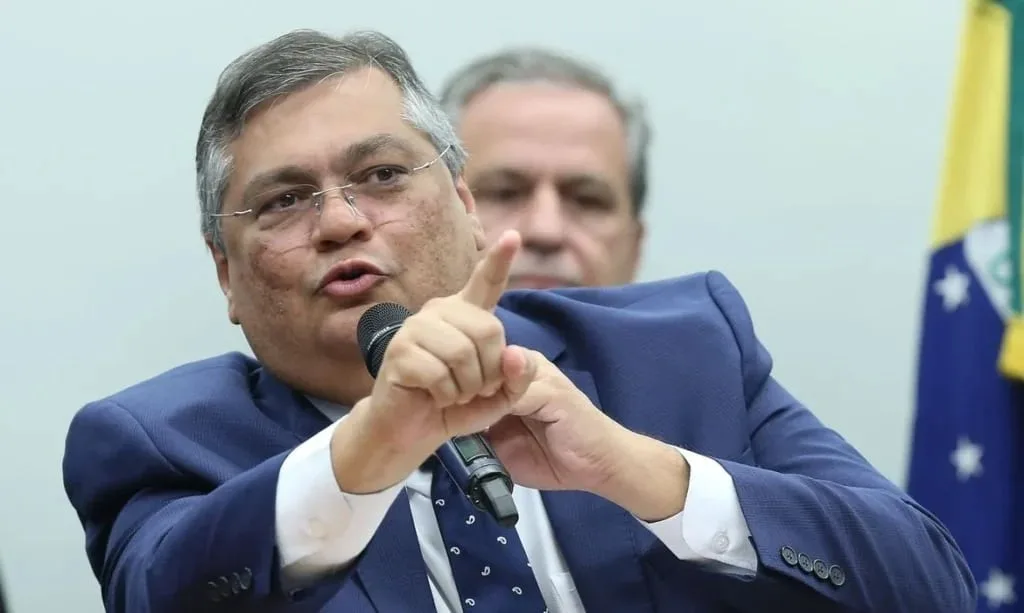 Flávio Dino declara nulas indicações de emendas feitas por presidentes de partidos
